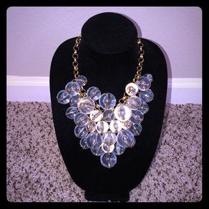 STATEMENT NECKLACE